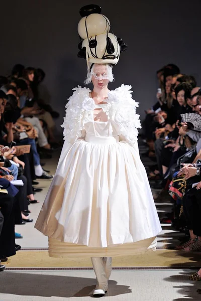 Look 12